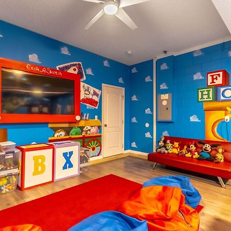 Pool Home With Themed Bedrooms & A Fun Room Davenport Exterior photo