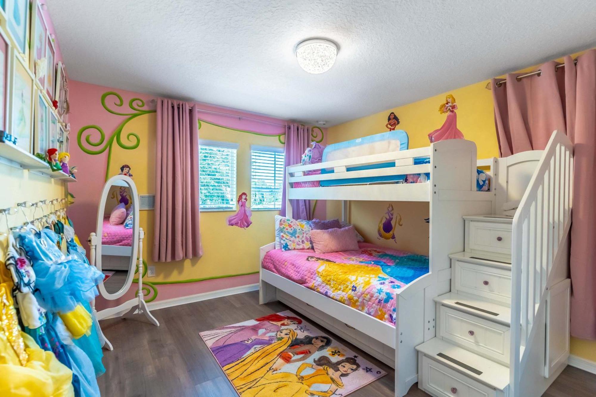 Pool Home With Themed Bedrooms & A Fun Room Davenport Exterior photo